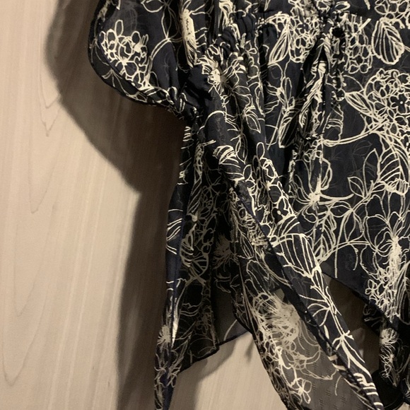 EMORY PARK Blue & White Floral Open Front Tie Cardigan-Style Top - Picture 11 of 16